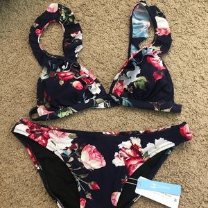 Medium CUPSHE flower bikini
